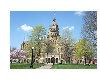 Photo of courthouse.