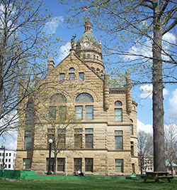 Sideview of courthouse.